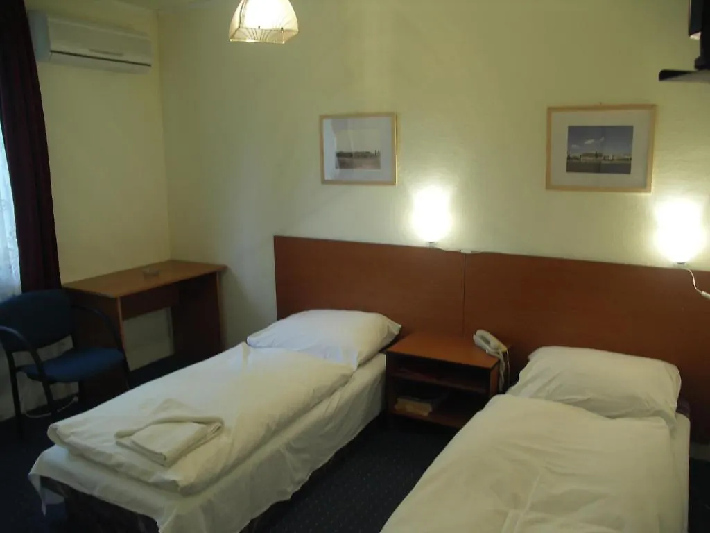 Carmen Pension Budapest Bed & Breakfast
