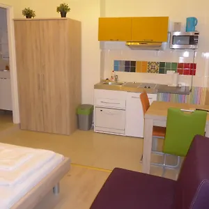 3* מלון דירות Amber Gardenview Downtown