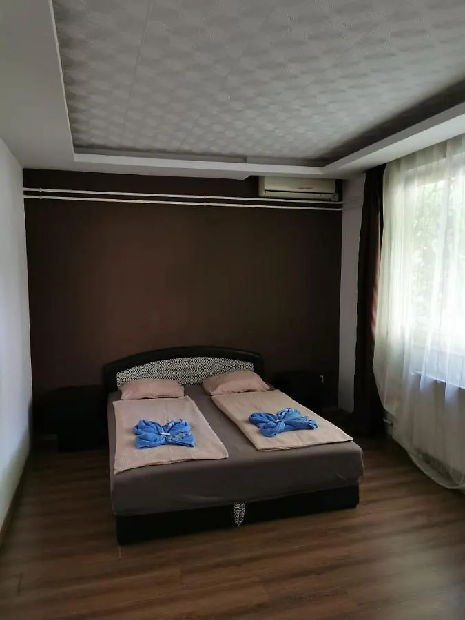 *** Bed and breakfast Carmen Pension Budapest Hungría
